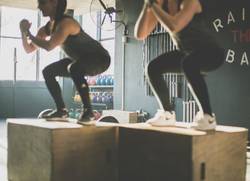 jump-squat-op-plyoboxen