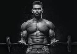 gespierde-man-met-stang