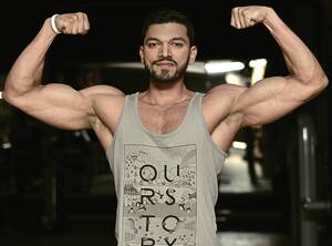 double-bicep-pose