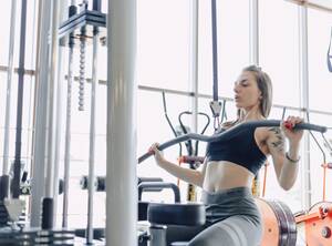 lat-pulldown