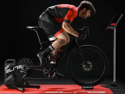 fietsen_op_elite_suito_t