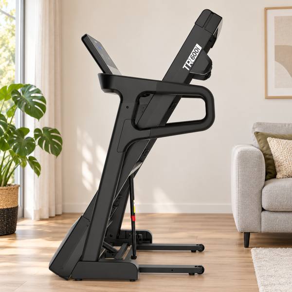 VirtuFit TR600i ingeklapt in woonkamer