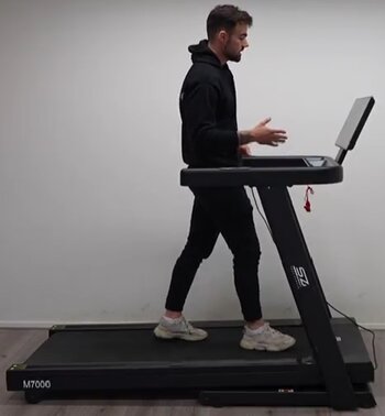 Trainen op M7000 loopband