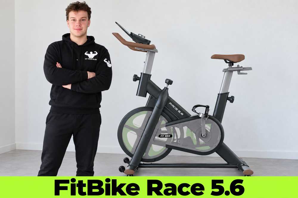 Casper naast de FitBike Race 5.6